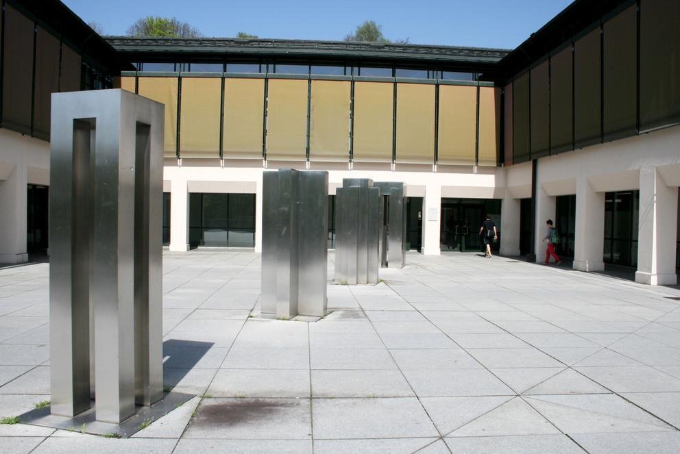 Main entrance of the Central Library