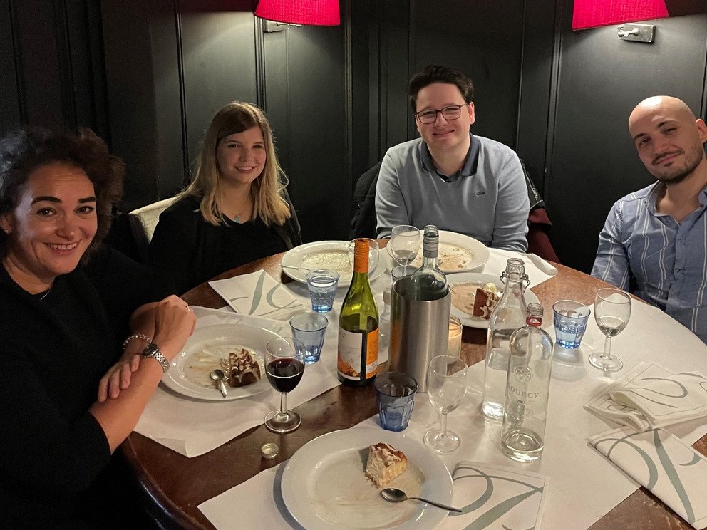 Gruppenbild im Restaurant