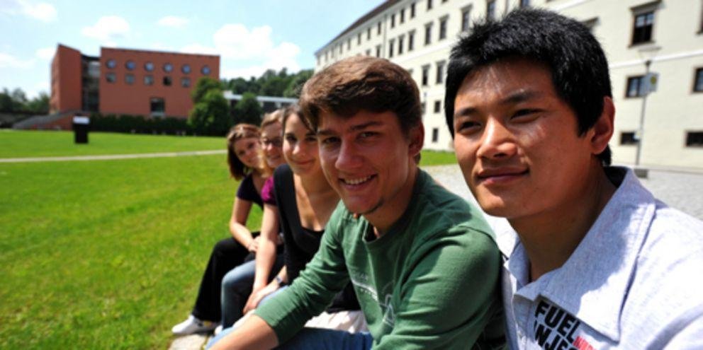 Studierende der Universität Passau Studierende der Universität Passau