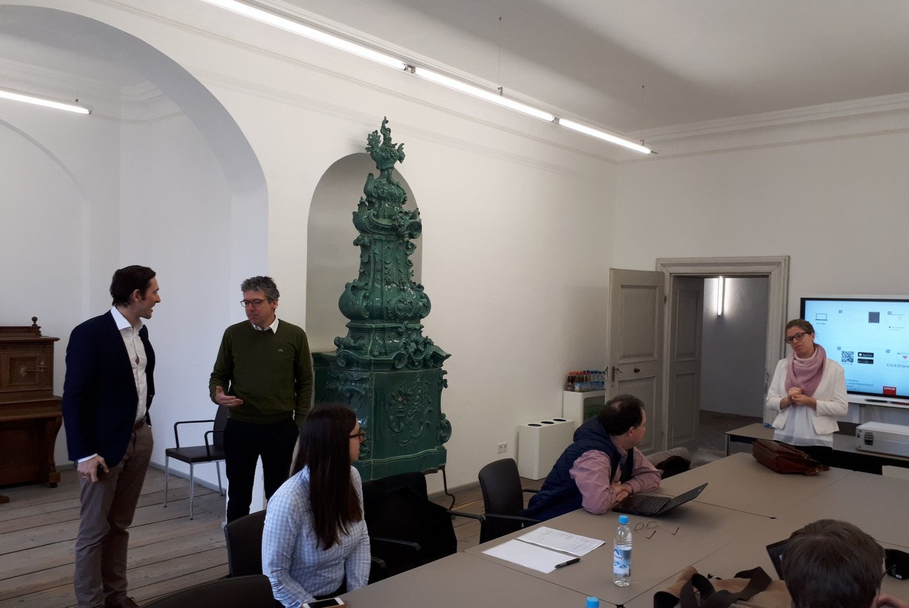 Am 14.3.2019 und 15.3.2019 besuchte Professor Diller den EEBDA-Workshop im oberbayerischen Raitenhaslach. Mit dabei waren auch unsere wissenschaftlichen Mitarbeiter Daniel Ehm und Sebastian Lindner sowie Svenia Behm und Dr. Joachim Schnurbus vom Lehrstuhl f&uuml;r Statistik.