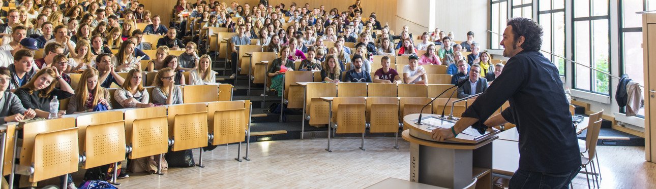 Lecture at the audimax