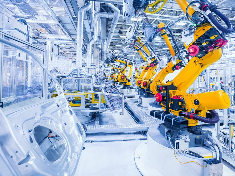 Machines in a factory (Credit: Colourbox)