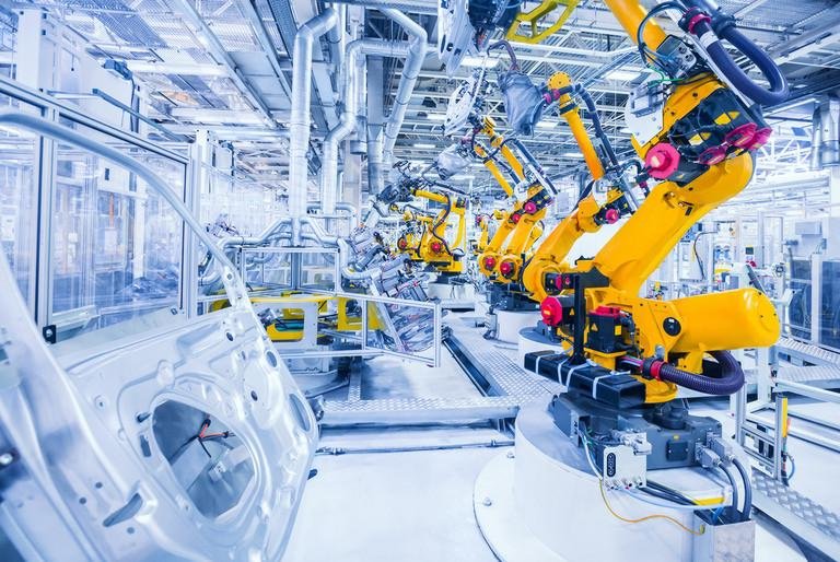 Machines in a factory (Credit: Colourbox)