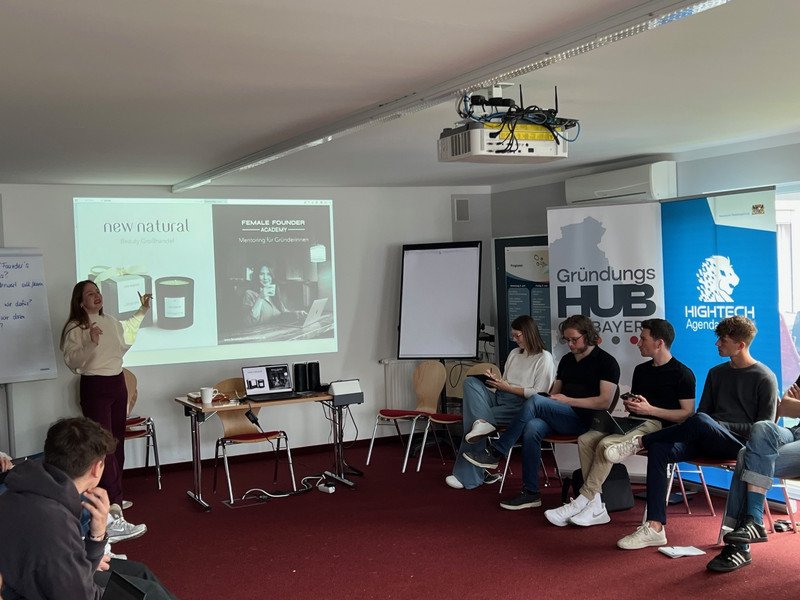 Referentin Munay Zamarono im Workhsop „Startegisches Netzwerken“; Foto: Maria Diekmann