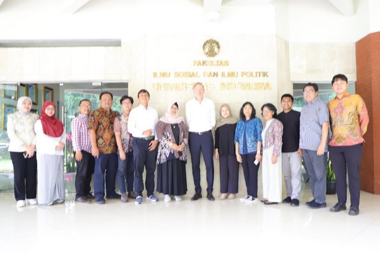 [Translate to Englisch:] Lecture in Indonaesia