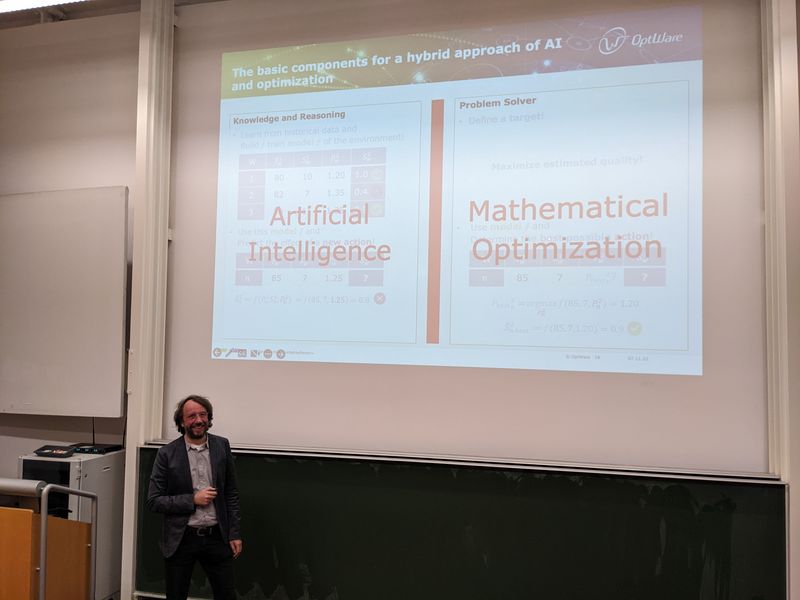 Dr. Thomas Hußlein zeigt die Überschneidung zwischen Künstlicher Intelligenz und Mathematischer Optimierung.