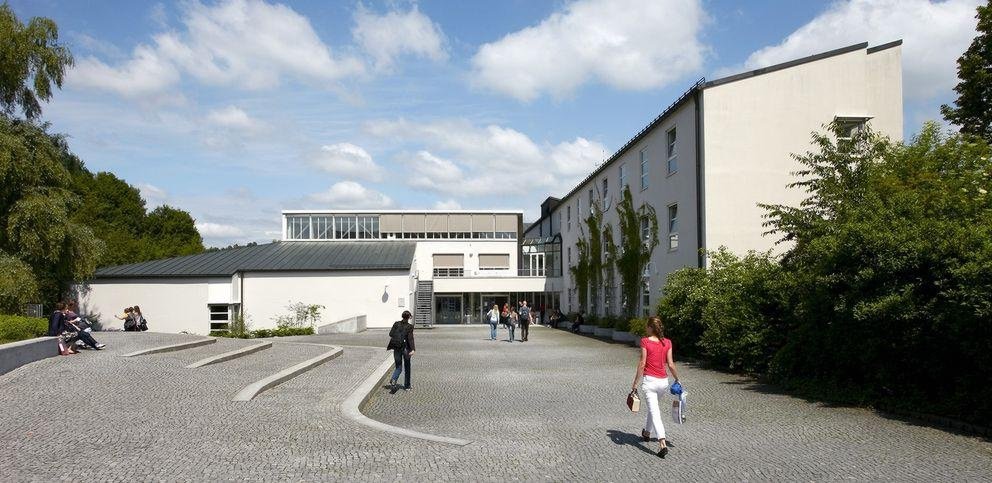 Foto: Gebäude Wirtschaftswissenschaften