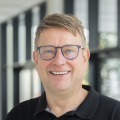 Dr. Oliver Farhauer, Akademischer Oberrat