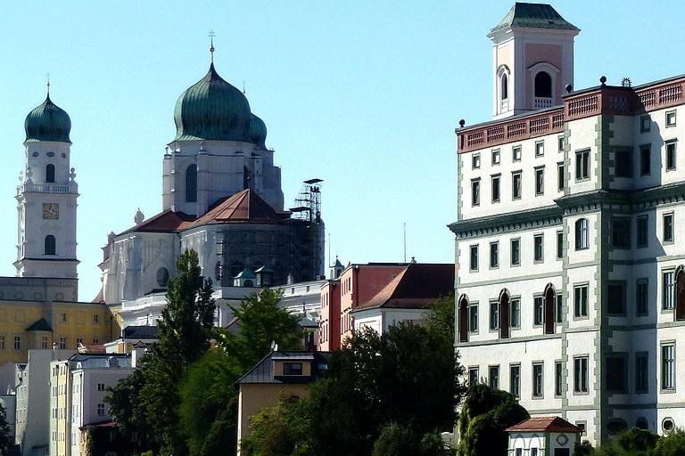 Blick auf Passau vom Wasser aus