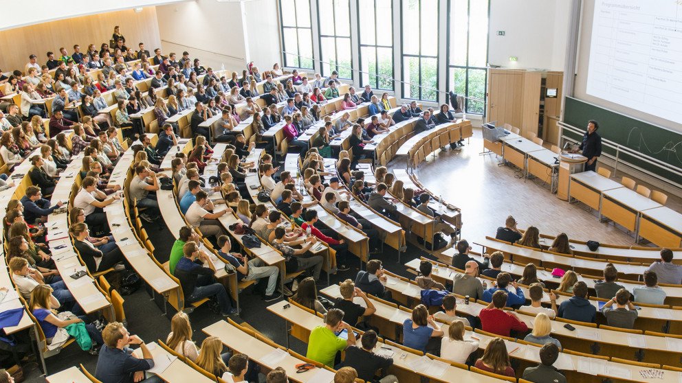 Studierende im Hörsaal