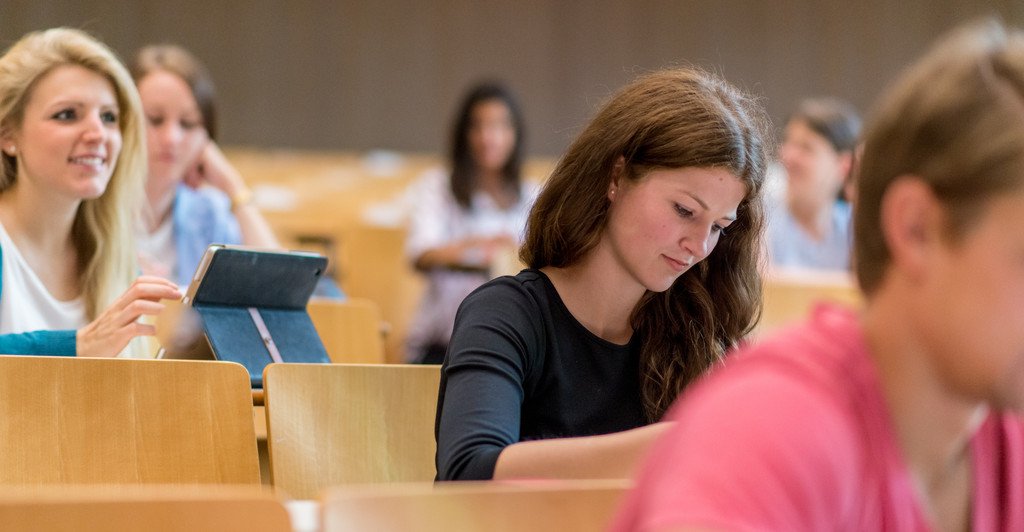 Studierende im Hörsaal