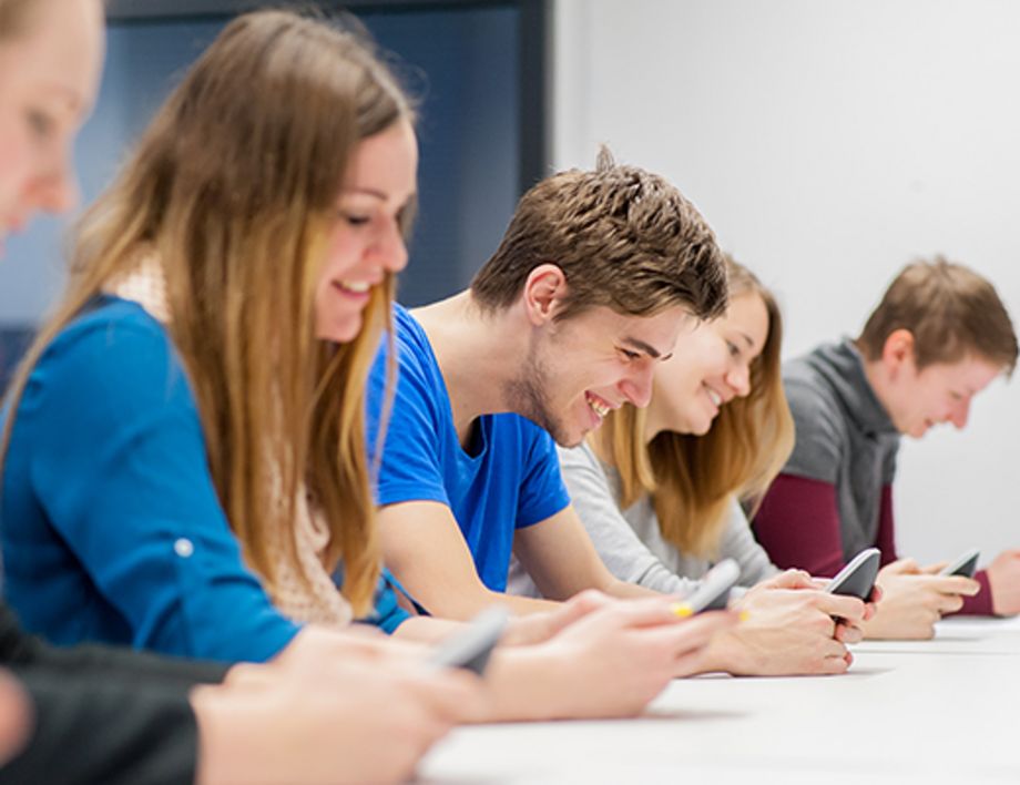 classEx - Smartphone gives classes in strategic thinking